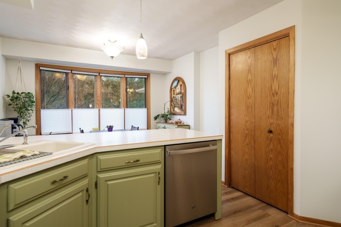 1290 TRAINER, ROCKFORD, Illinois 61108, 2 Bedrooms Bedrooms, ,3 BathroomsBathrooms,Condominium,For Sale,TRAINER,202601608