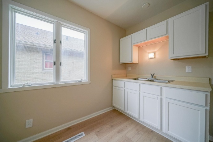 1428 North, ROCKFORD, Illinois 61103, 3 Bedrooms Bedrooms, ,2 BathroomsBathrooms,House,For Sale,North,202600885