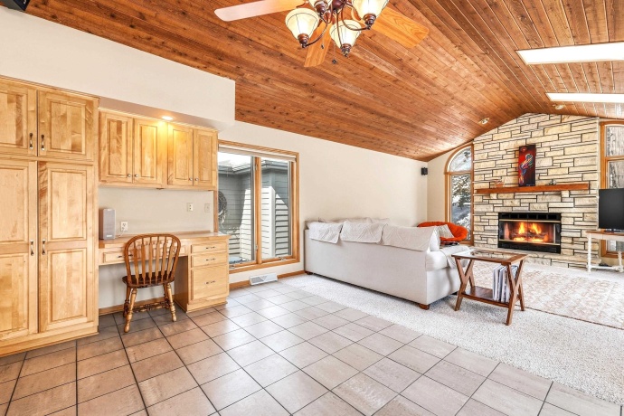 18 Colony, GALENA, Illinois 61036, 4 Bedrooms Bedrooms, ,3 BathroomsBathrooms,House,For Sale,Colony,202601615