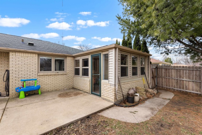 3904 BRENDENWOOD, ROCKFORD, Illinois 61107, 3 Bedrooms Bedrooms, ,2 BathroomsBathrooms,House,For Sale,BRENDENWOOD,202601622