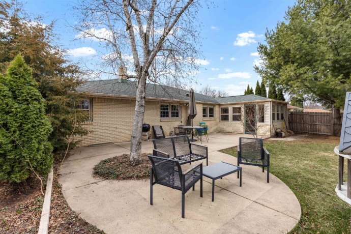 3904 BRENDENWOOD, ROCKFORD, Illinois 61107, 3 Bedrooms Bedrooms, ,2 BathroomsBathrooms,House,For Sale,BRENDENWOOD,202601622