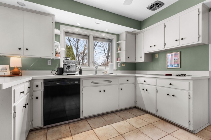 3904 BRENDENWOOD, ROCKFORD, Illinois 61107, 3 Bedrooms Bedrooms, ,2 BathroomsBathrooms,House,For Sale,BRENDENWOOD,202601622