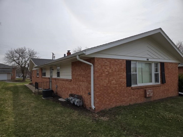 551 Donna, ROCKFORD, Illinois 61107, ,3 - 4 Units,For Sale,Donna,202601623