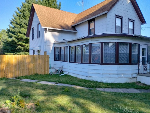 615 Park, WARREN, Illinois 61087, 3 Bedrooms Bedrooms, ,1 BathroomBathrooms,House,For Sale,Park,202601628