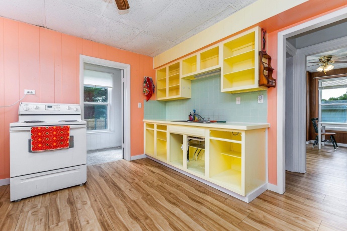 615 Park, WARREN, Illinois 61087, 3 Bedrooms Bedrooms, ,1 BathroomBathrooms,House,For Sale,Park,202601628