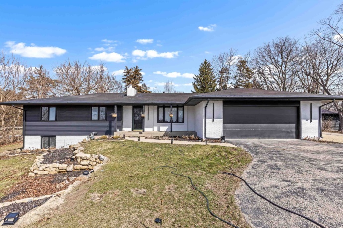 7010 PRAIRIE HILL, SOUTH BELOIT, Illinois 61080, 4 Bedrooms Bedrooms, ,2 BathroomsBathrooms,House,For Sale,PRAIRIE HILL,202601629