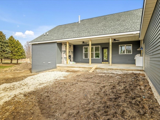 13150 Newbury, CALEDONIA, Illinois 61011, 4 Bedrooms Bedrooms, ,3 BathroomsBathrooms,House,For Sale,Newbury,202601631