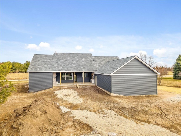 13150 Newbury, CALEDONIA, Illinois 61011, 4 Bedrooms Bedrooms, ,3 BathroomsBathrooms,House,For Sale,Newbury,202601631