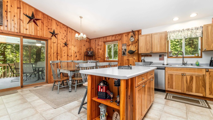 9A211 Walnut, APPLE RIVER, Illinois 61001, 4 Bedrooms Bedrooms, ,3 BathroomsBathrooms,House,For Sale,Walnut,202601632