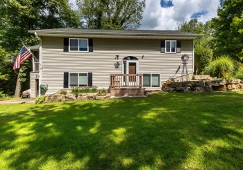 9A211 Walnut, APPLE RIVER, Illinois 61001, 4 Bedrooms Bedrooms, ,3 BathroomsBathrooms,House,For Sale,Walnut,202601632