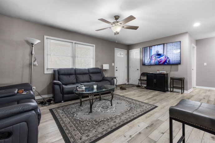 3009 Pleasant View, ROCKFORD, Illinois 61108, 2 Bedrooms Bedrooms, ,2 BathroomsBathrooms,House,For Sale,Pleasant View,202601633