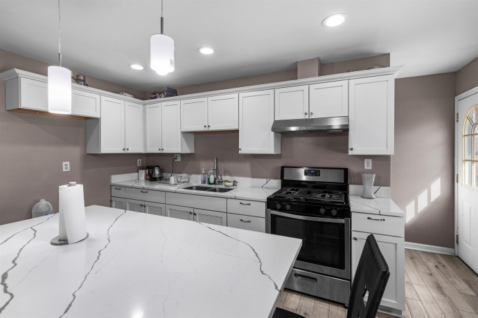 3009 Pleasant View, ROCKFORD, Illinois 61108, 2 Bedrooms Bedrooms, ,2 BathroomsBathrooms,House,For Sale,Pleasant View,202601633