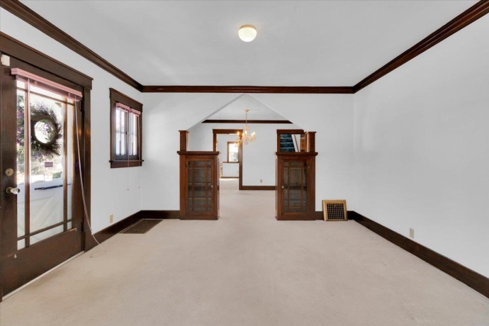 306 Madison, BELVIDERE, Illinois 61008, 3 Bedrooms Bedrooms, ,2 BathroomsBathrooms,House,For Sale,Madison,202601636