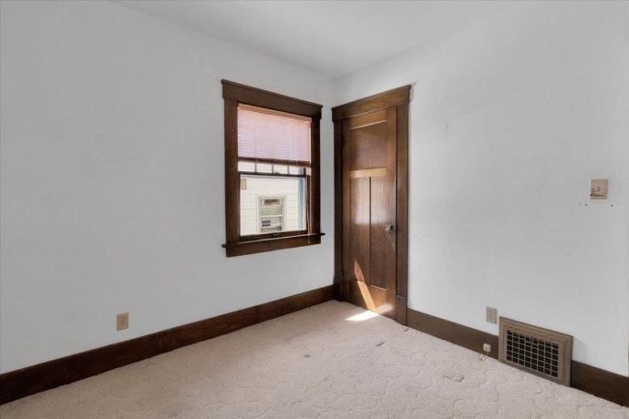 306 Madison, BELVIDERE, Illinois 61008, 3 Bedrooms Bedrooms, ,2 BathroomsBathrooms,House,For Sale,Madison,202601636