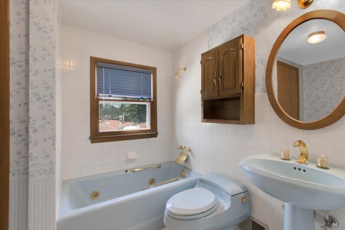 306 Madison, BELVIDERE, Illinois 61008, 3 Bedrooms Bedrooms, ,2 BathroomsBathrooms,House,For Sale,Madison,202601636