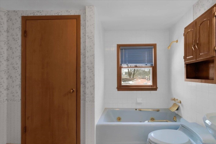 306 Madison, BELVIDERE, Illinois 61008, 3 Bedrooms Bedrooms, ,2 BathroomsBathrooms,House,For Sale,Madison,202601636