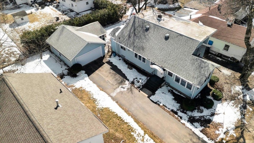 306 Madison, BELVIDERE, Illinois 61008, 3 Bedrooms Bedrooms, ,2 BathroomsBathrooms,House,For Sale,Madison,202601636