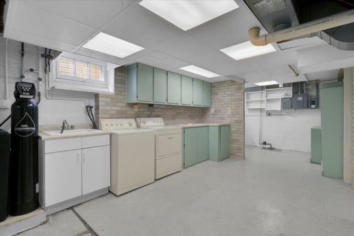 306 Madison, BELVIDERE, Illinois 61008, 3 Bedrooms Bedrooms, ,2 BathroomsBathrooms,House,For Sale,Madison,202601636