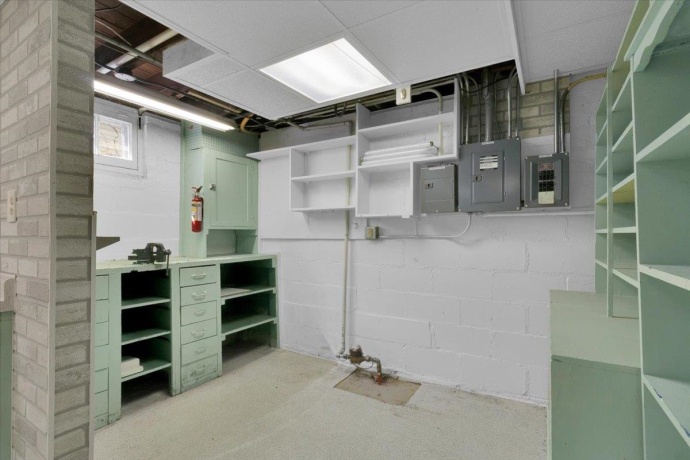 306 Madison, BELVIDERE, Illinois 61008, 3 Bedrooms Bedrooms, ,2 BathroomsBathrooms,House,For Sale,Madison,202601636