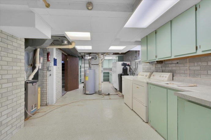 306 Madison, BELVIDERE, Illinois 61008, 3 Bedrooms Bedrooms, ,2 BathroomsBathrooms,House,For Sale,Madison,202601636