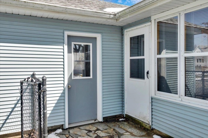 306 Madison, BELVIDERE, Illinois 61008, 3 Bedrooms Bedrooms, ,2 BathroomsBathrooms,House,For Sale,Madison,202601636