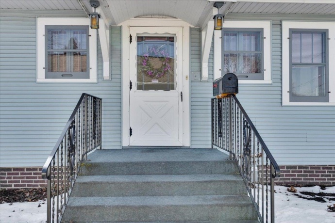 306 Madison, BELVIDERE, Illinois 61008, 3 Bedrooms Bedrooms, ,2 BathroomsBathrooms,House,For Sale,Madison,202601636