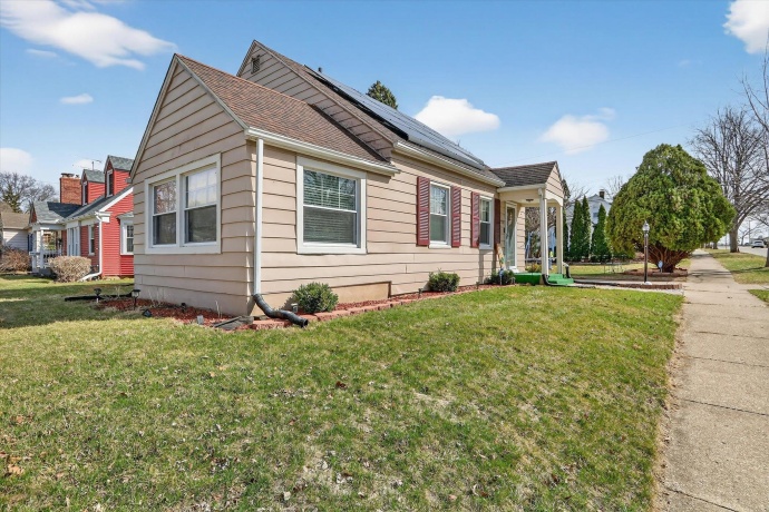 1704 22nd, ROCKFORD, Illinois 61108, 4 Bedrooms Bedrooms, ,1 BathroomBathrooms,House,For Sale,22nd,202601637