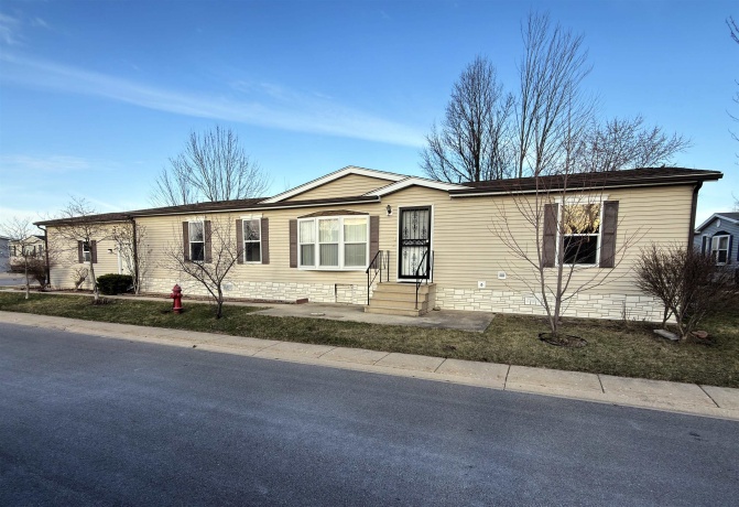447 Seasons, BELVIDERE, Illinois 61008, 3 Bedrooms Bedrooms, ,2 BathroomsBathrooms,House,For Sale,Seasons,202601638