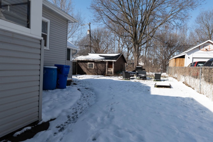 1328 Revell, ROCKFORD, Illinois 61107, 2 Bedrooms Bedrooms, ,1 BathroomBathrooms,House,For Sale,Revell,202601639