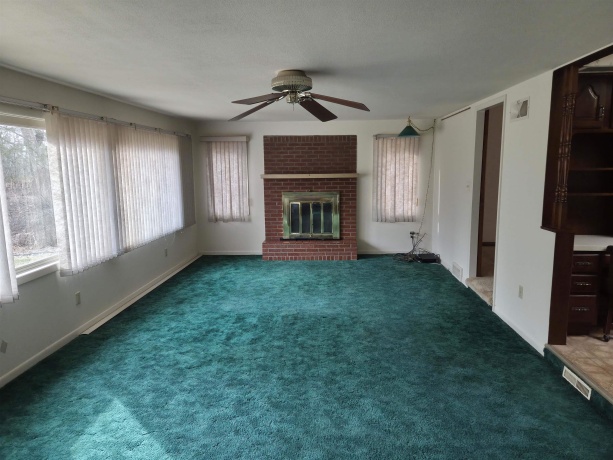 1541 LA CRESTA, FREEPORT, Illinois 61032, 3 Bedrooms Bedrooms, ,1 BathroomBathrooms,House,For Sale,LA CRESTA,202601642