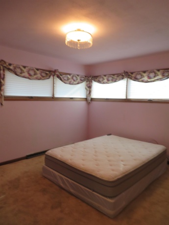 1541 LA CRESTA, FREEPORT, Illinois 61032, 3 Bedrooms Bedrooms, ,1 BathroomBathrooms,House,For Sale,LA CRESTA,202601642