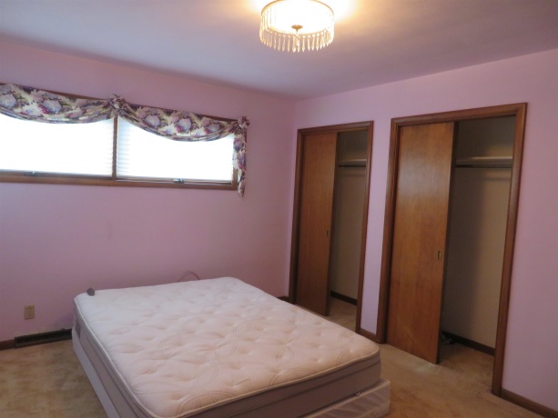 1541 LA CRESTA, FREEPORT, Illinois 61032, 3 Bedrooms Bedrooms, ,1 BathroomBathrooms,House,For Sale,LA CRESTA,202601642