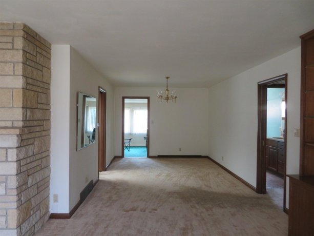 1541 LA CRESTA, FREEPORT, Illinois 61032, 3 Bedrooms Bedrooms, ,1 BathroomBathrooms,House,For Sale,LA CRESTA,202601642