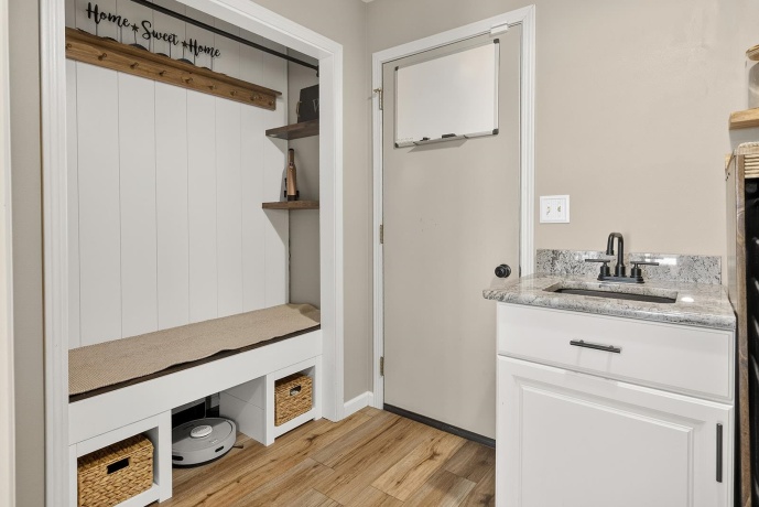 6302 Winchester, ROCKFORD, Illinois 61109, 4 Bedrooms Bedrooms, ,3 BathroomsBathrooms,House,For Sale,Winchester,202601649