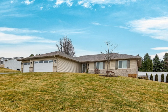 6302 Winchester, ROCKFORD, Illinois 61109, 4 Bedrooms Bedrooms, ,3 BathroomsBathrooms,House,For Sale,Winchester,202601649