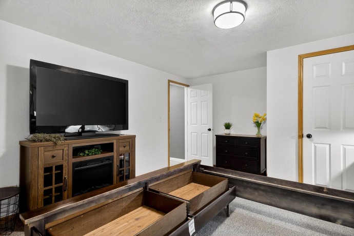 6302 Winchester, ROCKFORD, Illinois 61109, 4 Bedrooms Bedrooms, ,3 BathroomsBathrooms,House,For Sale,Winchester,202601649