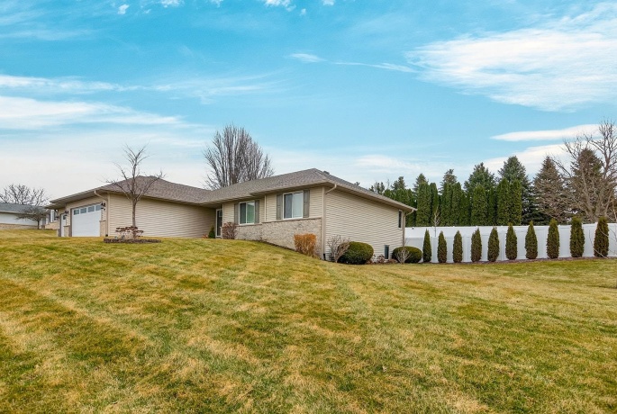 6302 Winchester, ROCKFORD, Illinois 61109, 4 Bedrooms Bedrooms, ,3 BathroomsBathrooms,House,For Sale,Winchester,202601649