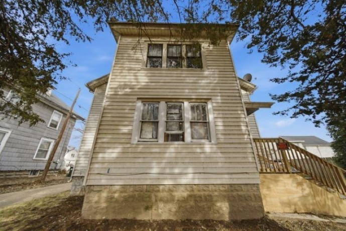 506 Ave F, STERLING, Illinois 61081, ,2 Units,For Sale,Ave F,202601646