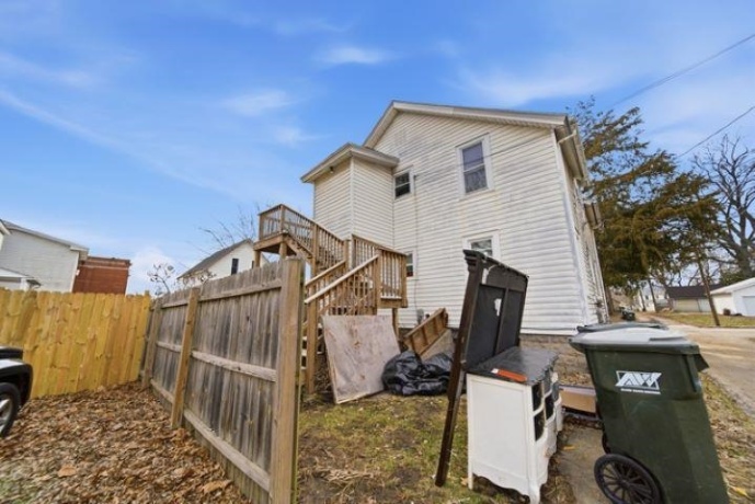 506 Ave F, STERLING, Illinois 61081, ,2 Units,For Sale,Ave F,202601646