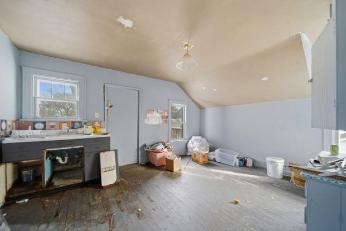 506 Ave F, STERLING, Illinois 61081, ,2 Units,For Sale,Ave F,202601646