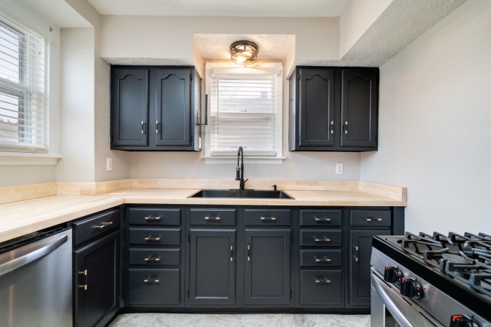 1208 Whitney, BELVIDERE, Illinois 61008, 2 Bedrooms Bedrooms, ,1 BathroomBathrooms,House,For Sale,Whitney,202601651