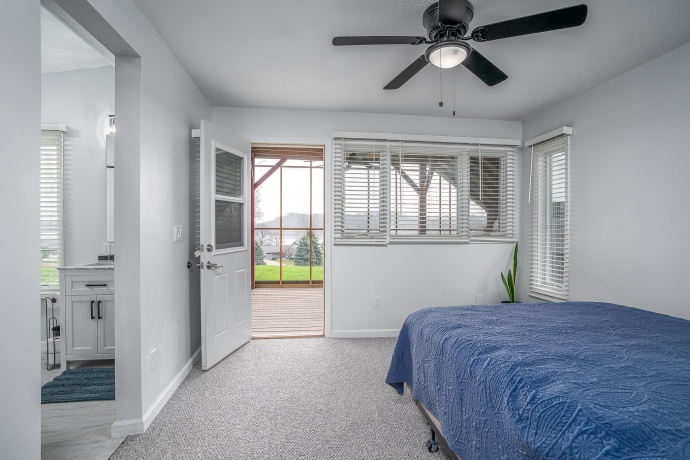 3215 GARFIELD, CLINTON, Iowa 52732, 2 Bedrooms Bedrooms, ,2 BathroomsBathrooms,House,For Sale,GARFIELD,202601658