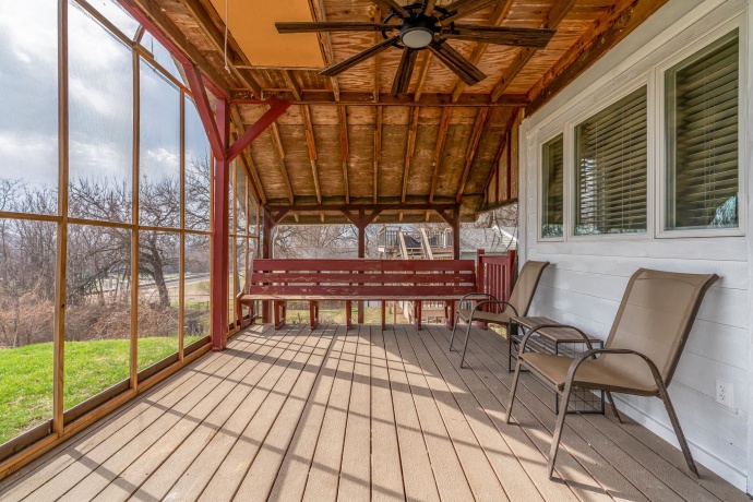 3215 GARFIELD, CLINTON, Iowa 52732, 2 Bedrooms Bedrooms, ,2 BathroomsBathrooms,House,For Sale,GARFIELD,202601658