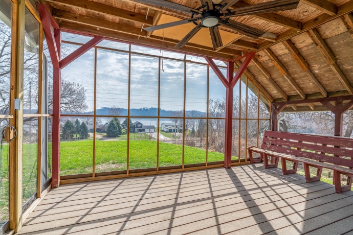 3215 GARFIELD, CLINTON, Iowa 52732, 2 Bedrooms Bedrooms, ,2 BathroomsBathrooms,House,For Sale,GARFIELD,202601658