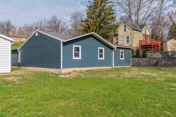 3215 GARFIELD, CLINTON, Iowa 52732, 2 Bedrooms Bedrooms, ,2 BathroomsBathrooms,House,For Sale,GARFIELD,202601658