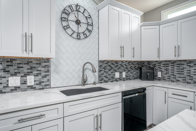 3215 GARFIELD, CLINTON, Iowa 52732, 2 Bedrooms Bedrooms, ,2 BathroomsBathrooms,House,For Sale,GARFIELD,202601658