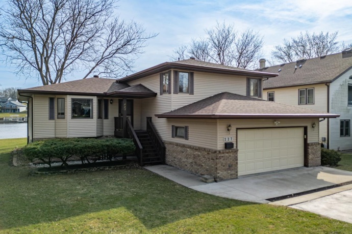 227 Lake Summerset, LAKE SUMMERSET, Illinois 61019, 3 Bedrooms Bedrooms, ,2 BathroomsBathrooms,House,For Sale,Lake Summerset,202601662