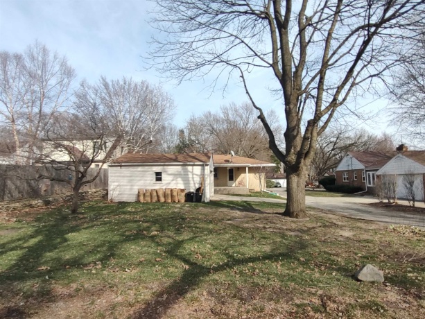116 Vale, ROCKFORD, Illinois 61107, 3 Bedrooms Bedrooms, ,1 BathroomBathrooms,House,For Sale,Vale,202601666