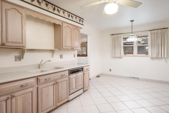 1110 Roxbury, ROCKFORD, Illinois 61107, 3 Bedrooms Bedrooms, ,2 BathroomsBathrooms,House,For Sale,Roxbury,202601667