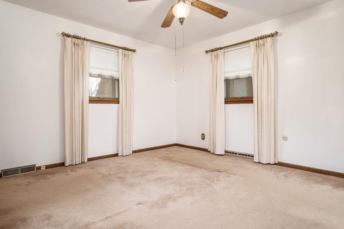 1110 Roxbury, ROCKFORD, Illinois 61107, 3 Bedrooms Bedrooms, ,2 BathroomsBathrooms,House,For Sale,Roxbury,202601667